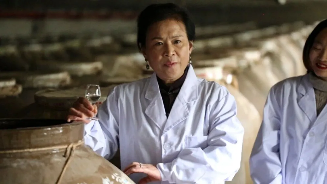 锅牛配资 “茅台八仙”冯小宁，被公开除名