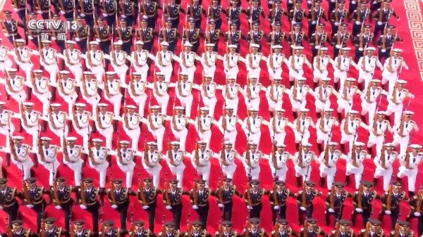 惠红网 《流浪地球》系列导演郭帆九三阅兵“观后感”：改改剧本又何妨